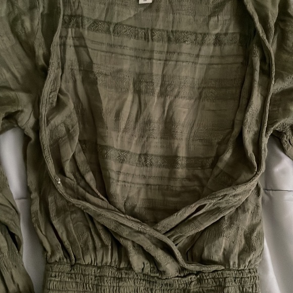 green top from American eagle - Picture 5 of 7